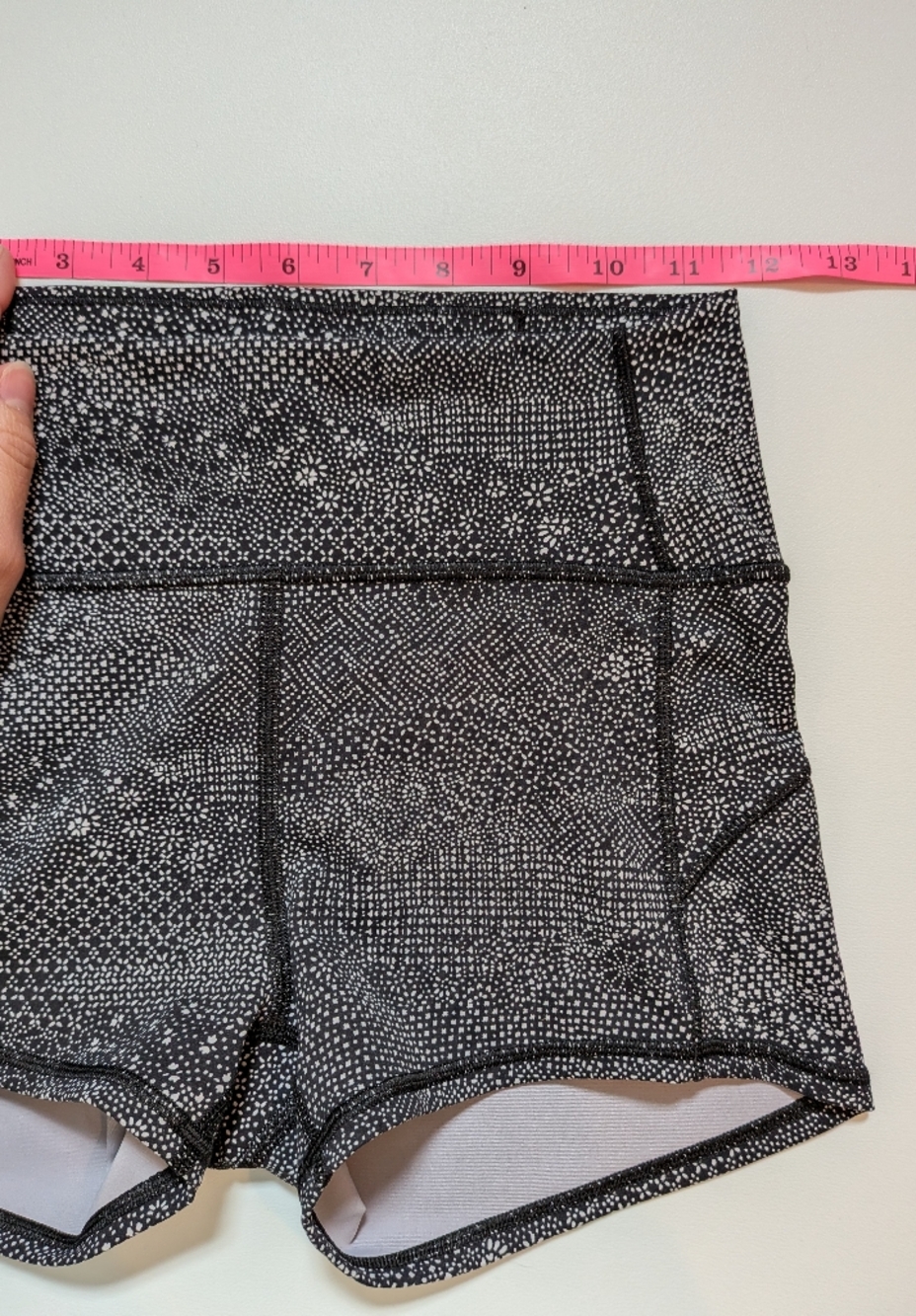 Lululemon In Movement Shorts 💎 RARE 💎 - Picture 7 of 11